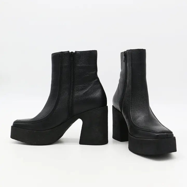 Ankle Boots in Black Leather Women Shoes
